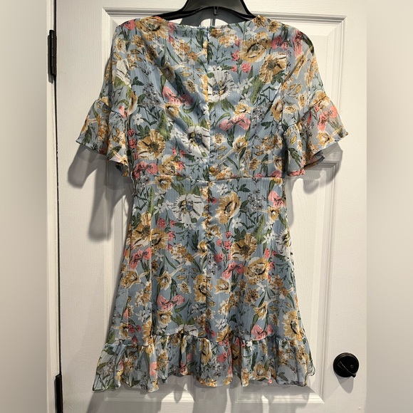 SHEIN Light Green Floral Dress - Picture 2 of 2